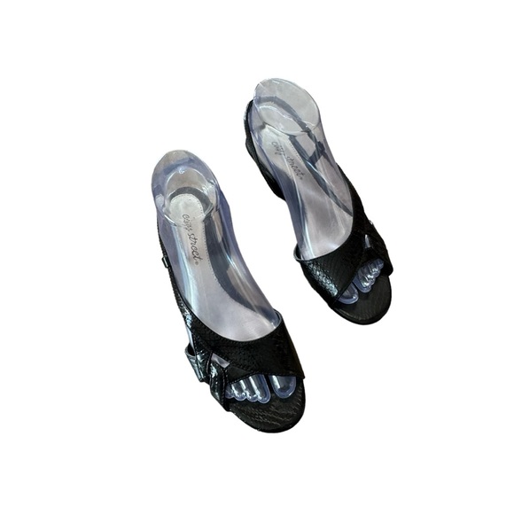 Women’s Easy Street Size 7 Wide Black Patent Leather Strappy D’Orsay Heels - Picture 1 of 11